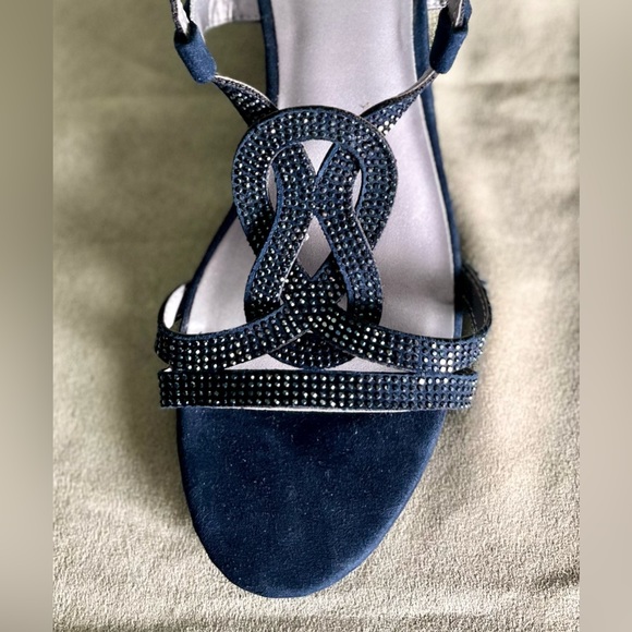 SOLD!  (cross listed) - Picture 3 of 7